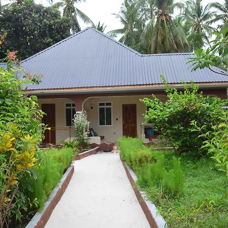 Meremeta Lodge Utende Екстериор снимка