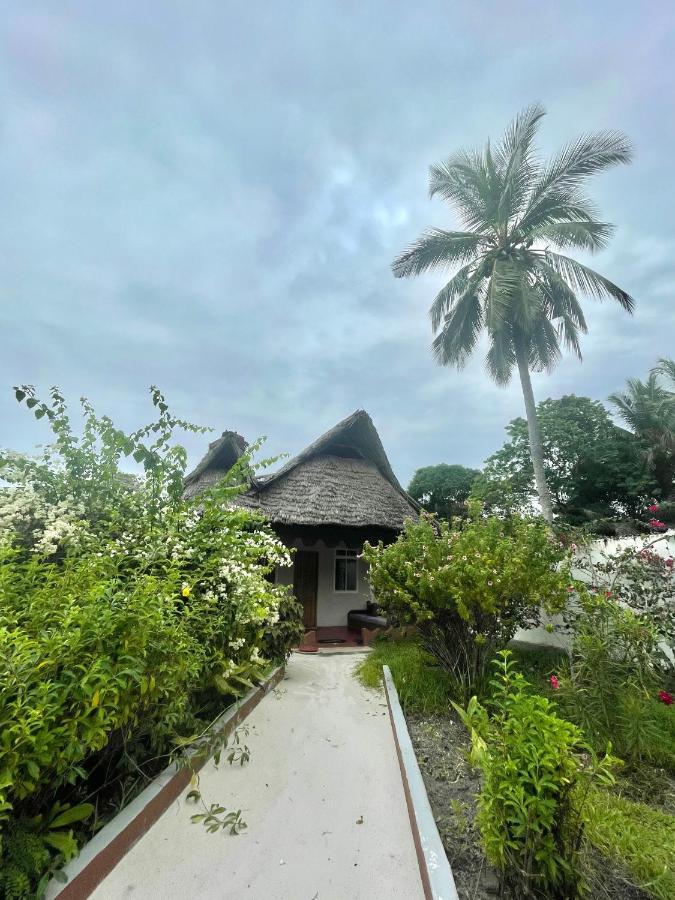Meremeta Lodge Utende Екстериор снимка