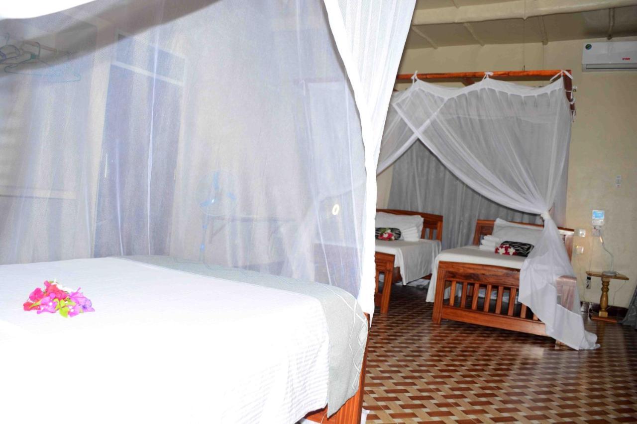 Meremeta Lodge Utende Екстериор снимка