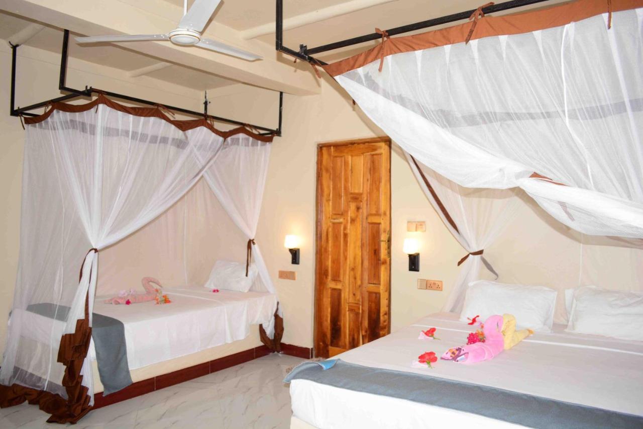 Meremeta Lodge Utende Екстериор снимка