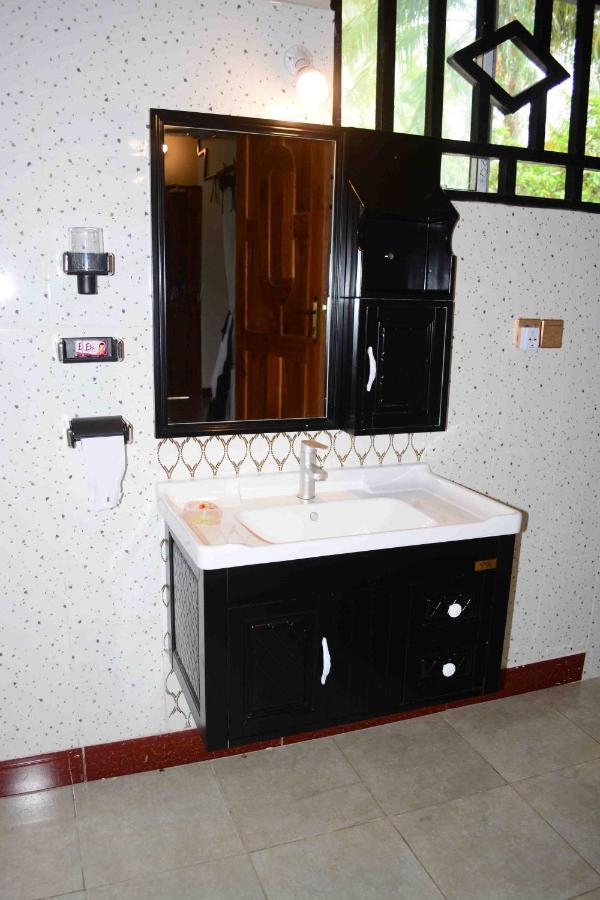 Meremeta Lodge Utende Екстериор снимка