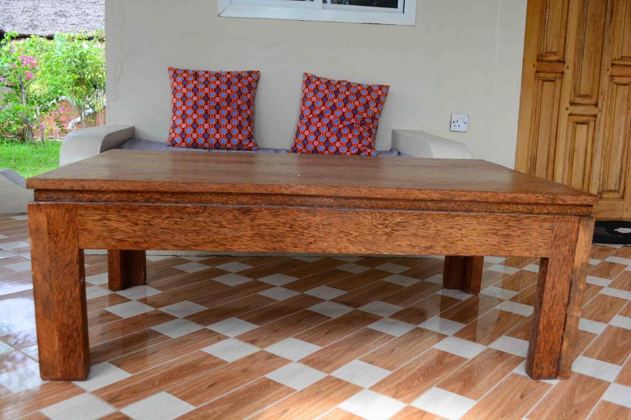 Meremeta Lodge Utende Екстериор снимка