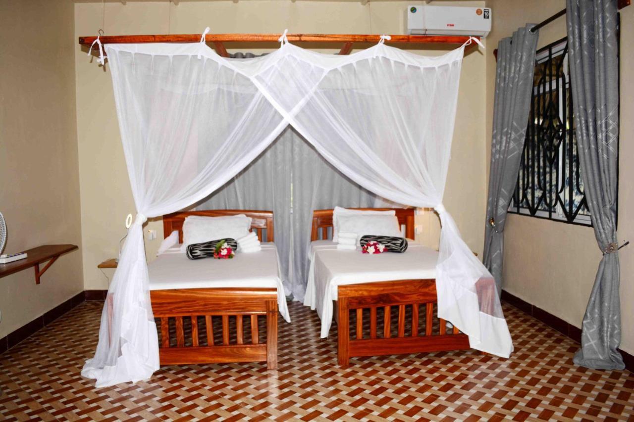 Meremeta Lodge Utende Екстериор снимка