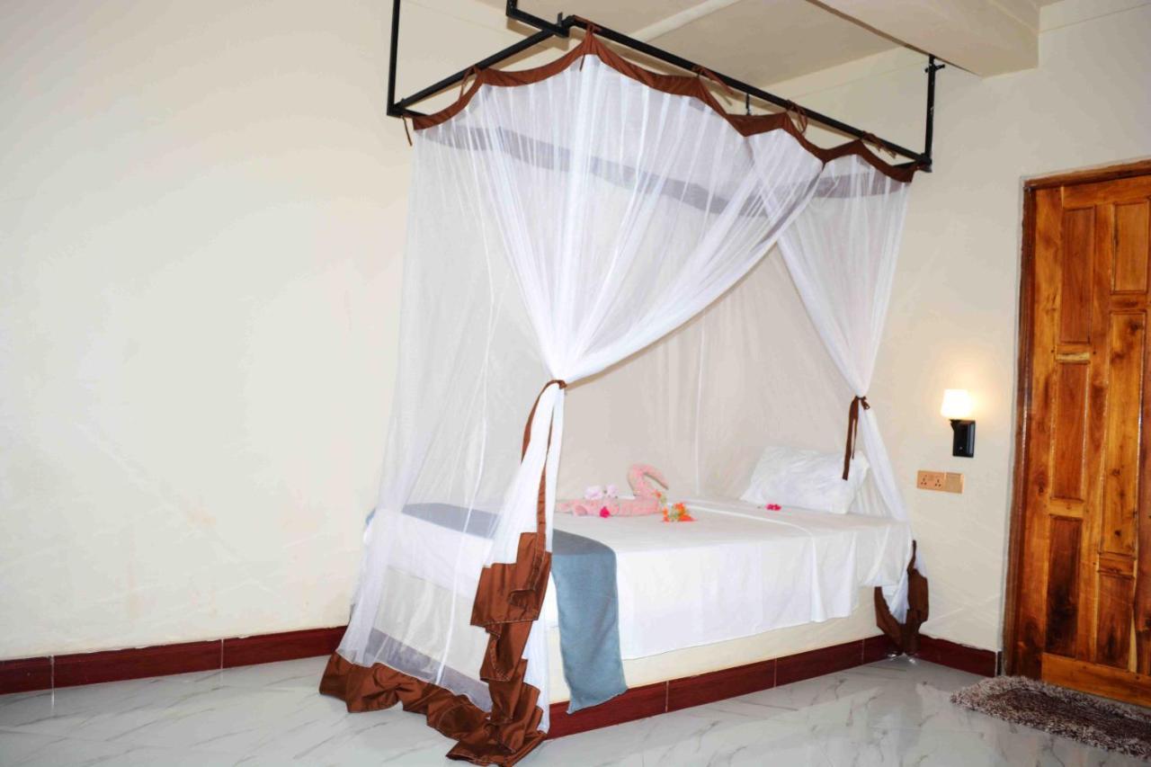 Meremeta Lodge Utende Екстериор снимка